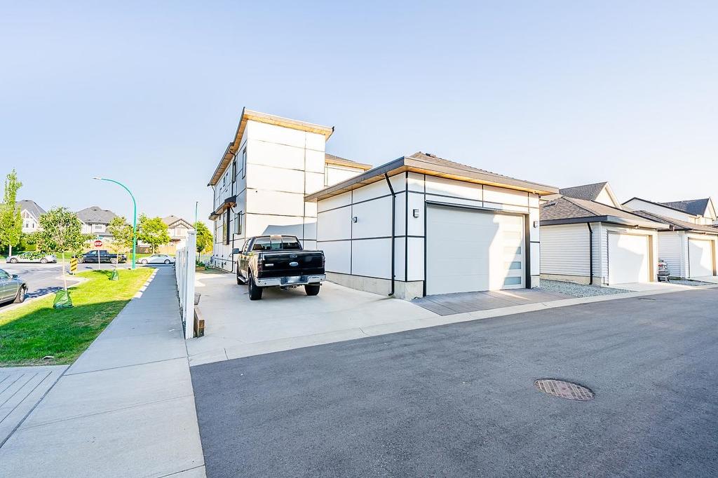 7079 194A Street, Surrey, BC