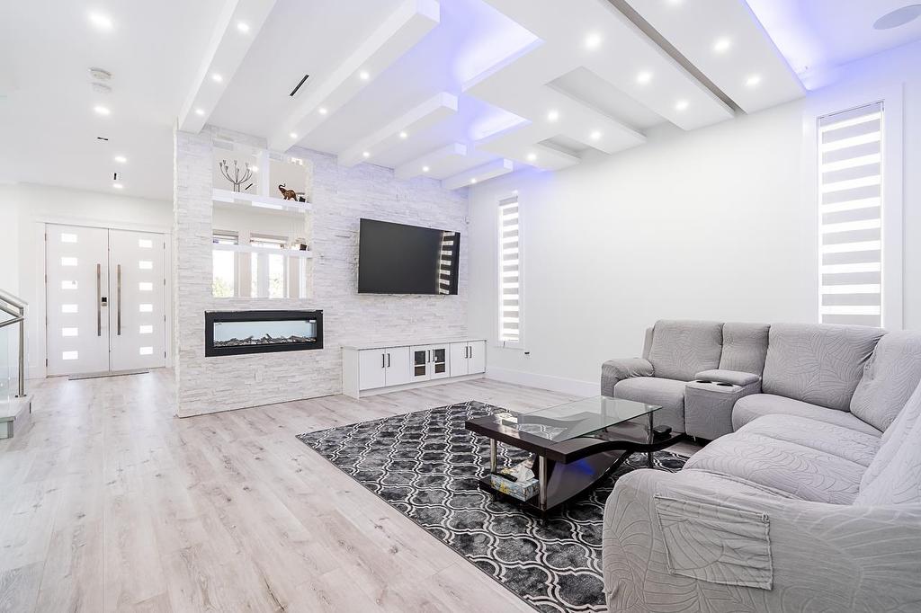 7079 194A Street, Surrey, BC