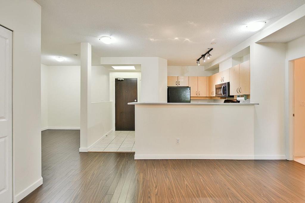 120-10866 City Parkway, Surrey, BC