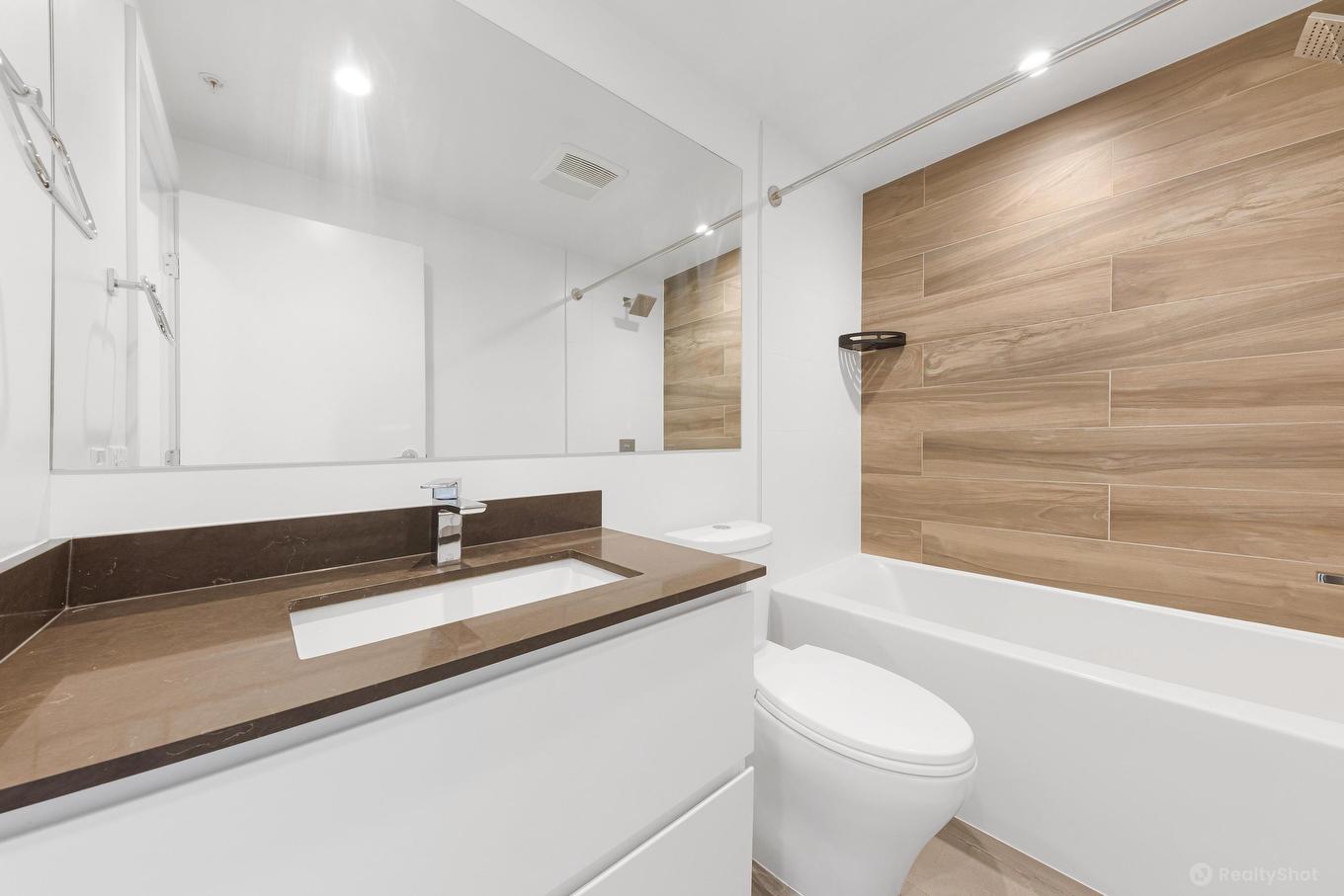 1909-13655 Fraser Highway, Surrey, BC