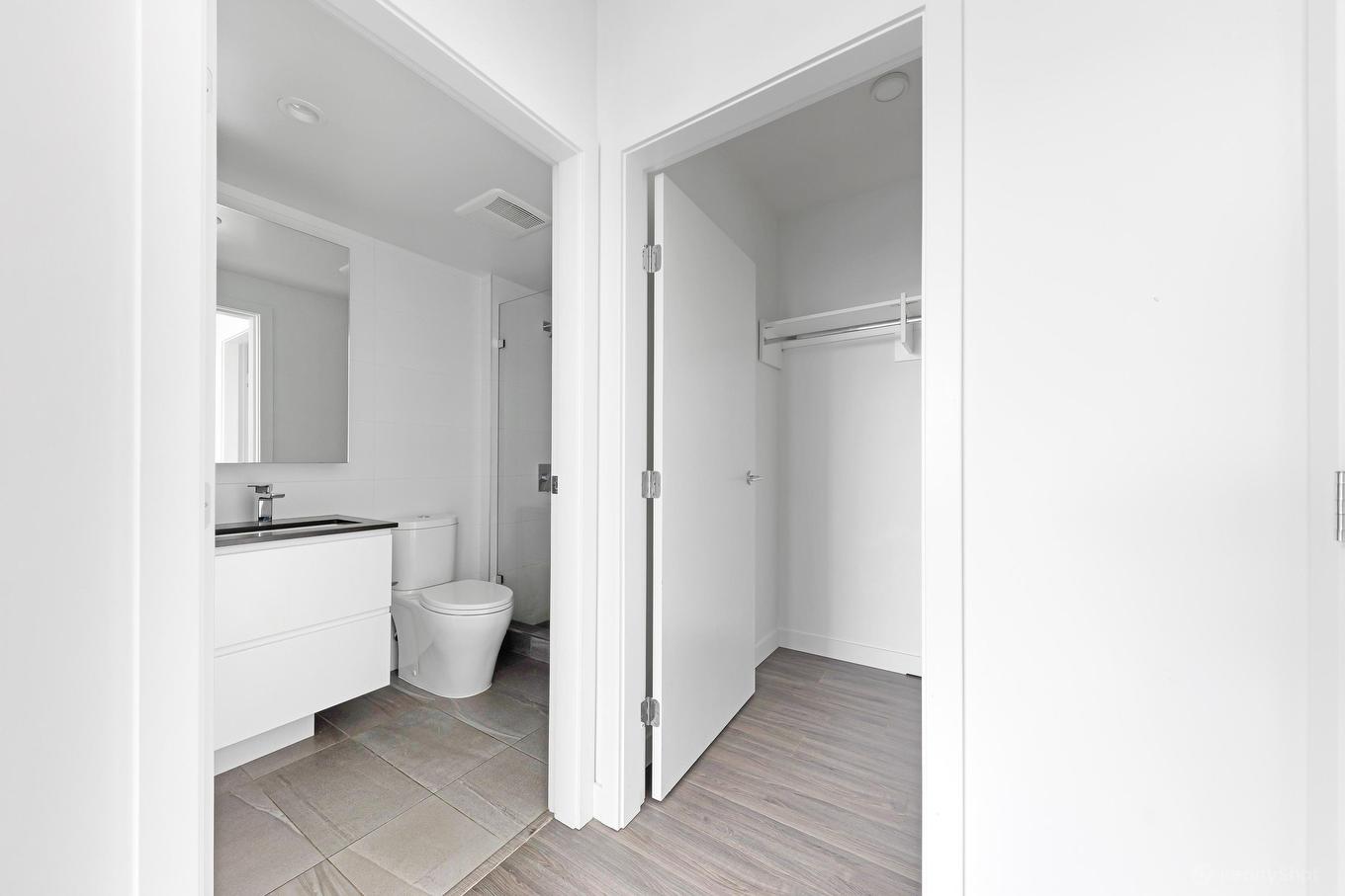 1909-13655 Fraser Highway, Surrey, BC