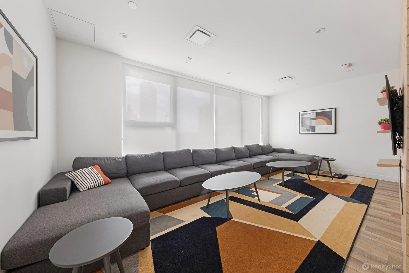 1909-13655 Fraser Highway, Surrey, BC