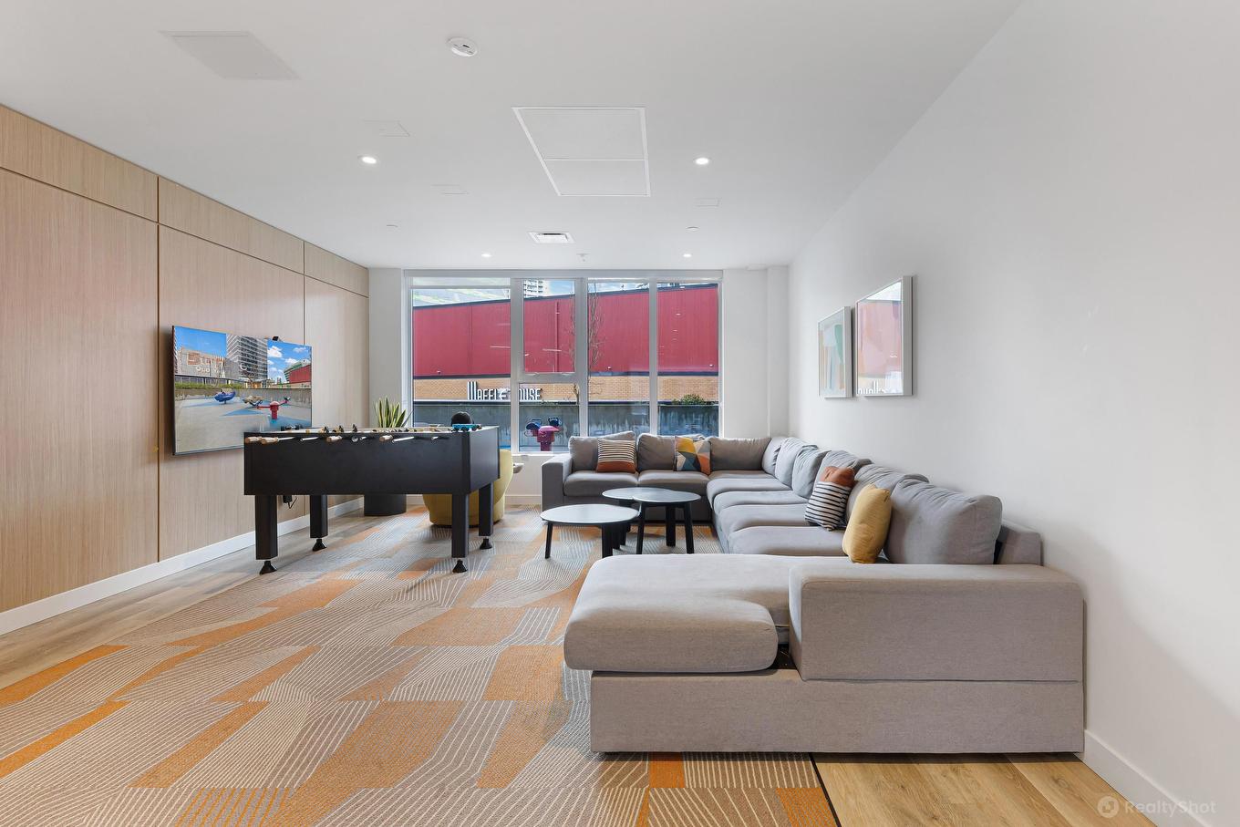 1909-13655 Fraser Highway, Surrey, BC