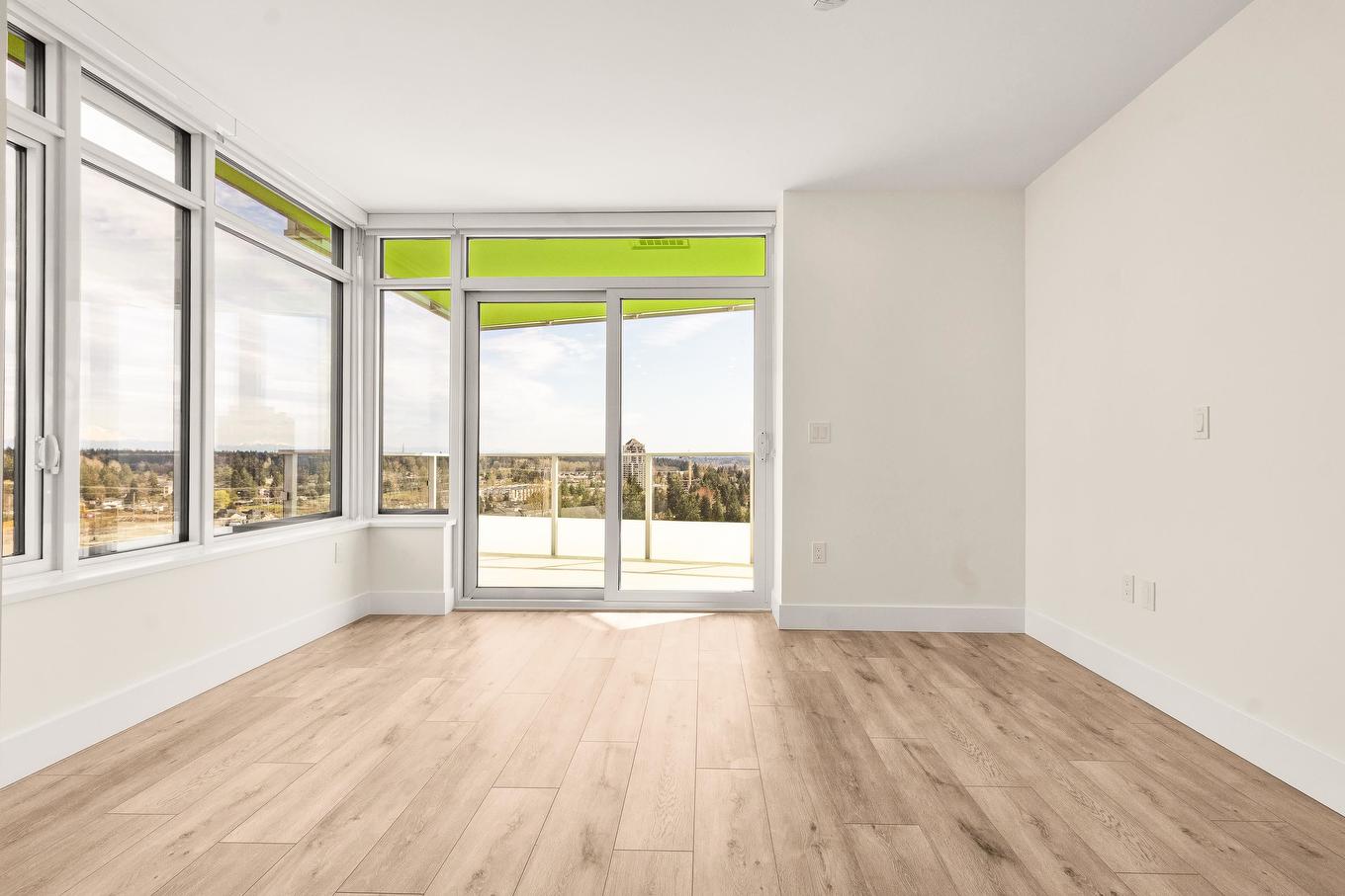 1802-10428 Whalley Boulevard, Surrey, BC