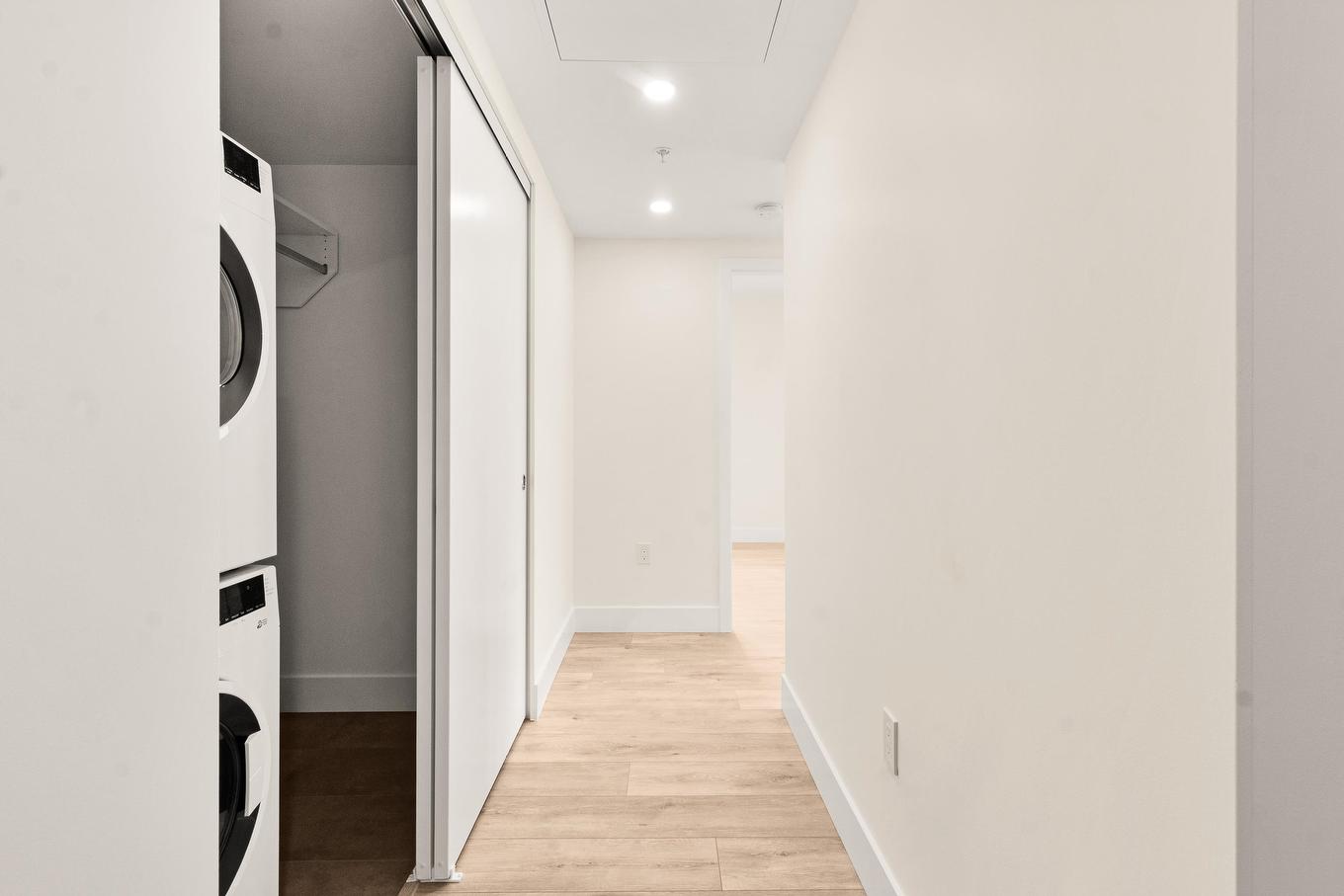 1802-10428 Whalley Boulevard, Surrey, BC