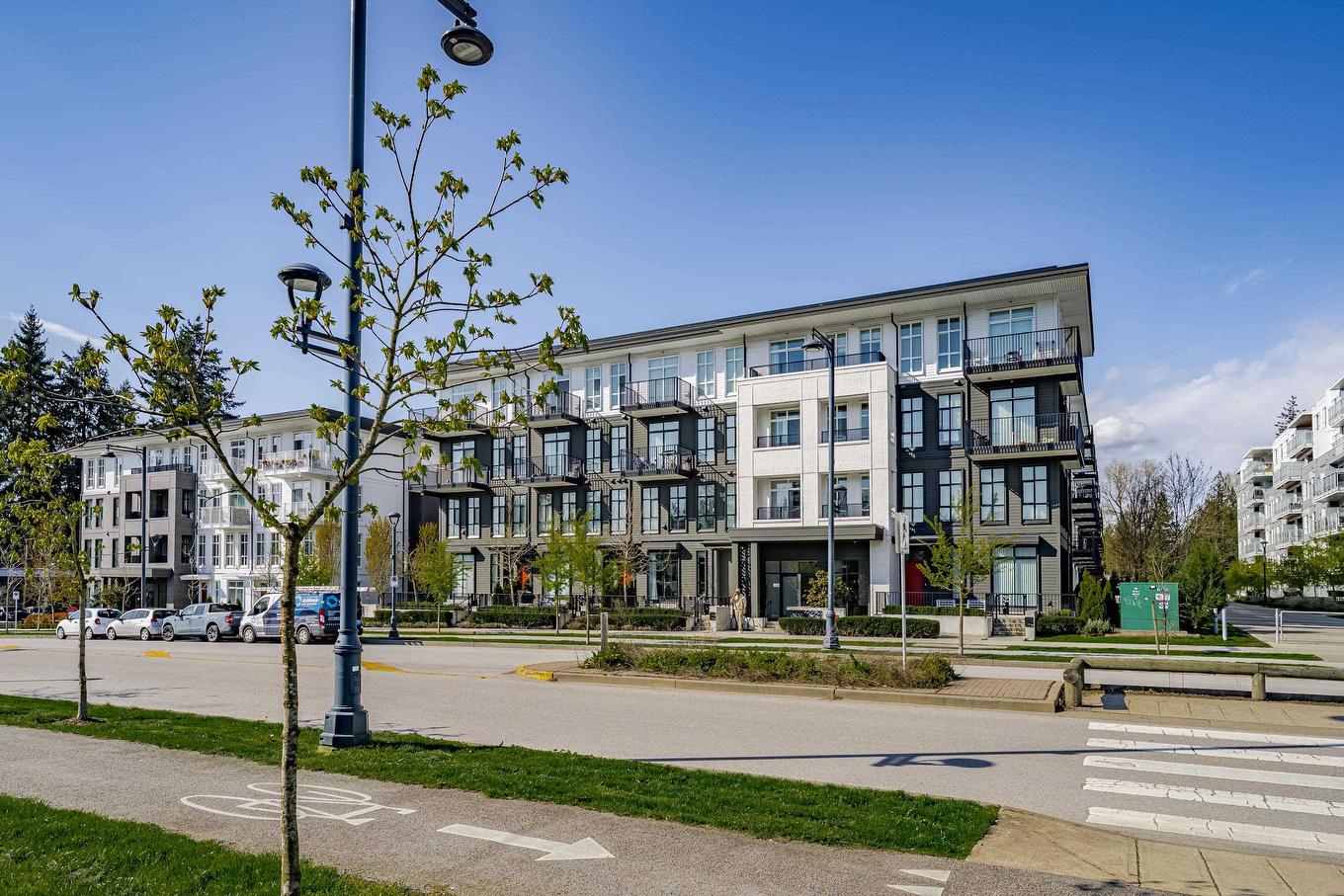 318-13933 105 Boulevard, Surrey, BC