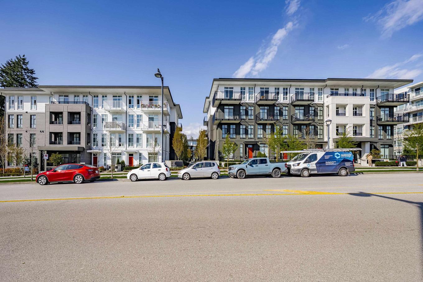 318-13933 105 Boulevard, Surrey, BC