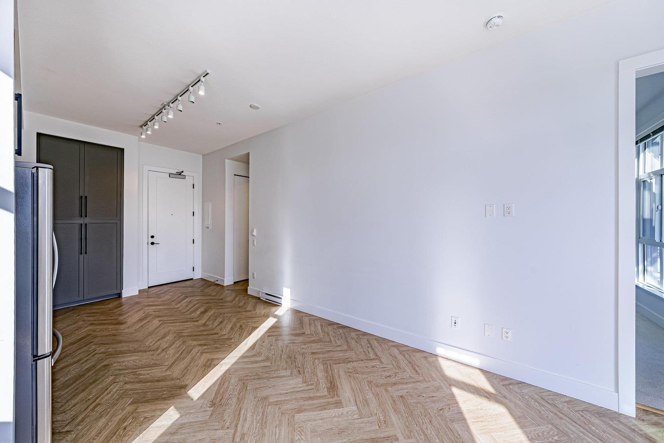 318-13933 105 Boulevard, Surrey, BC