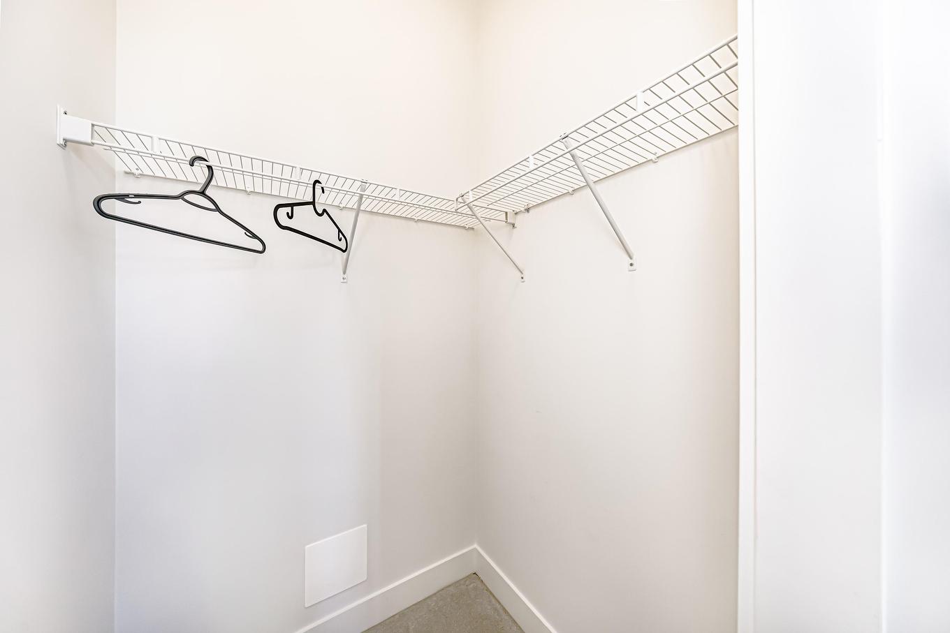 318-13933 105 Boulevard, Surrey, BC