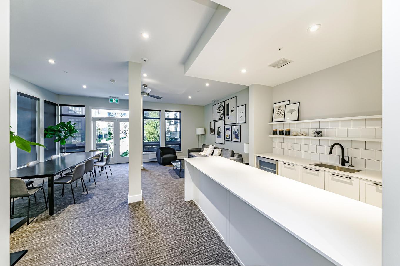 318-13933 105 Boulevard, Surrey, BC