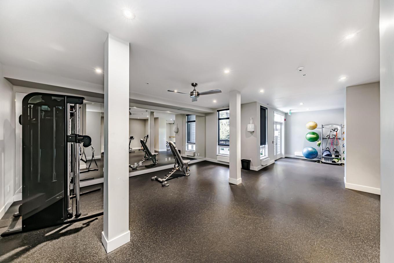 318-13933 105 Boulevard, Surrey, BC