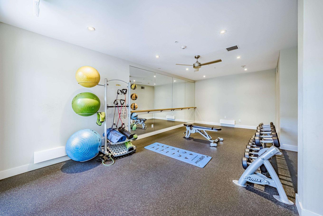 318-13933 105 Boulevard, Surrey, BC