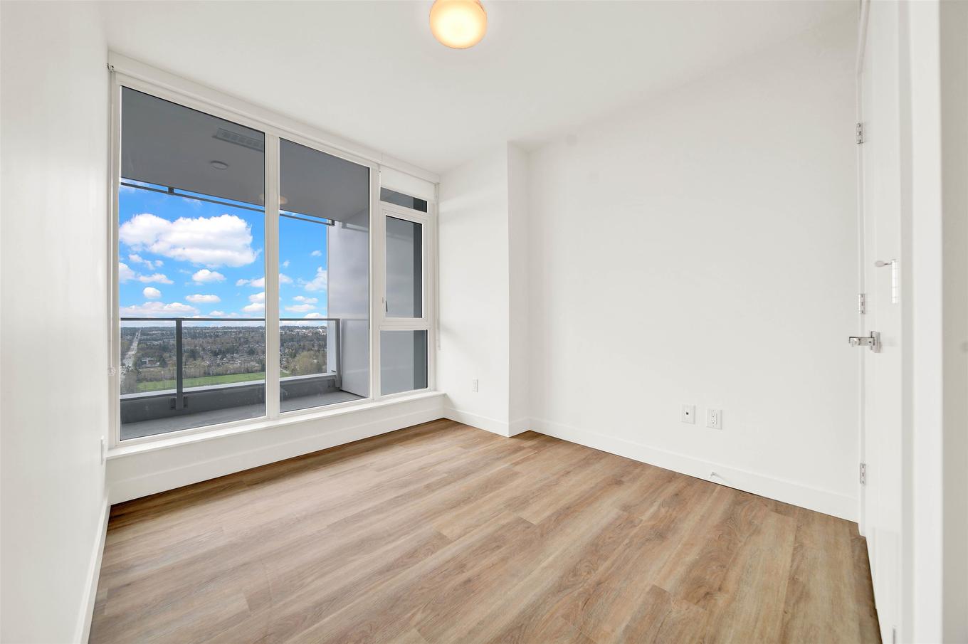 2501-9675 King George Boulevard, Surrey, BC