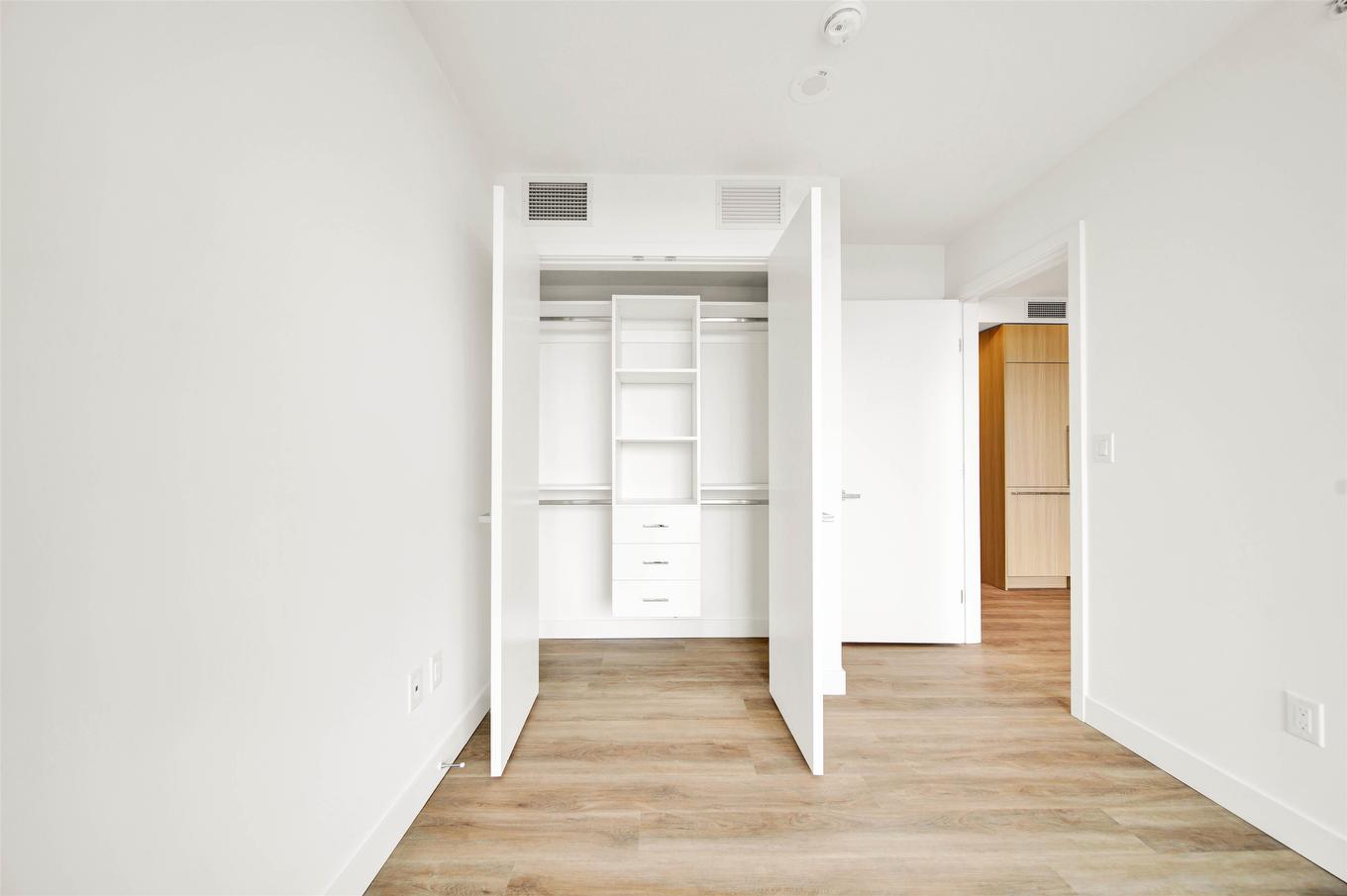 2501-9675 King George Boulevard, Surrey, BC