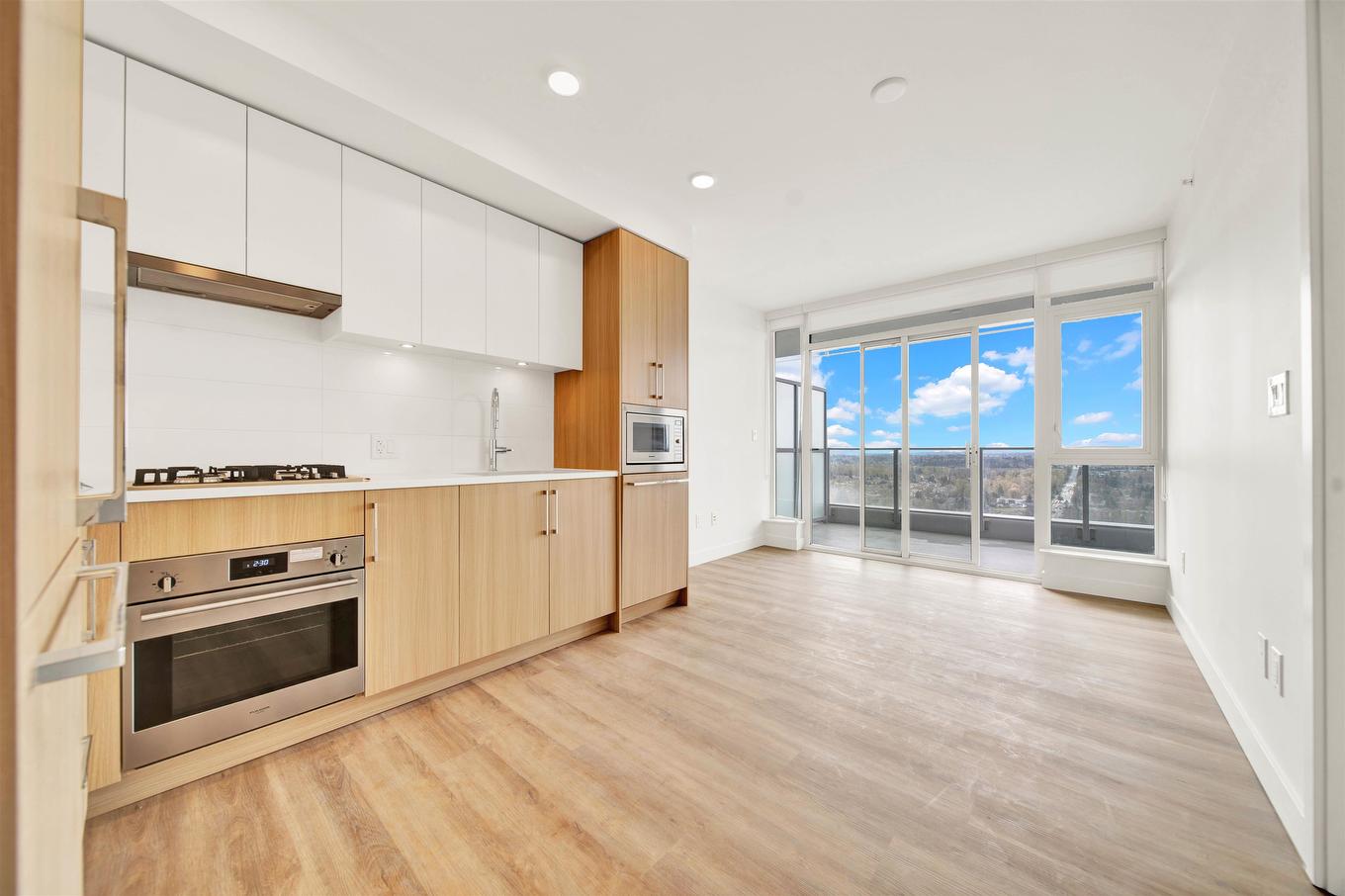 2501-9675 King George Boulevard, Surrey, BC