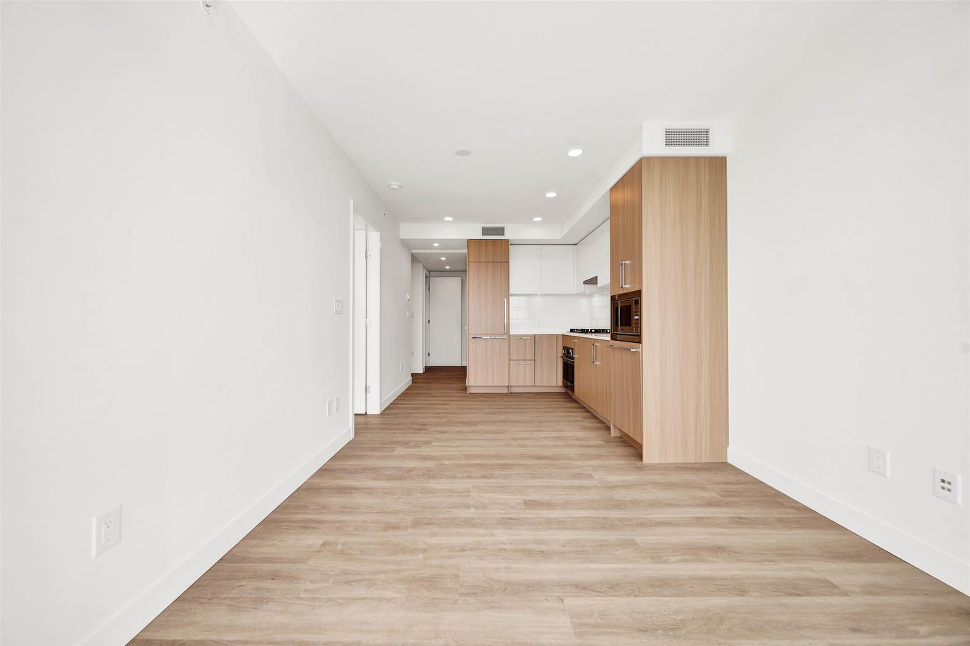 2501-9675 King George Boulevard, Surrey, BC