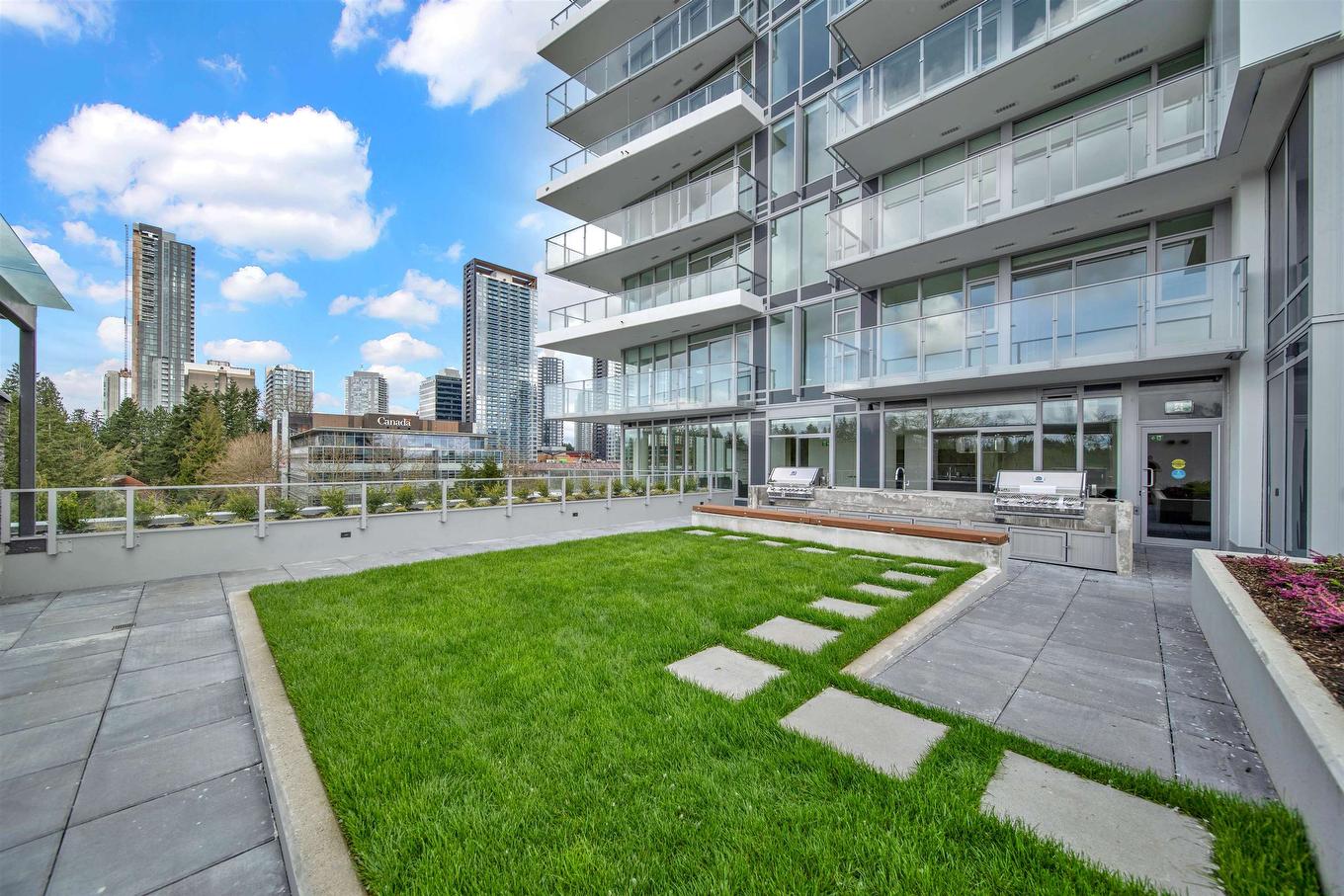 2501-9675 King George Boulevard, Surrey, BC