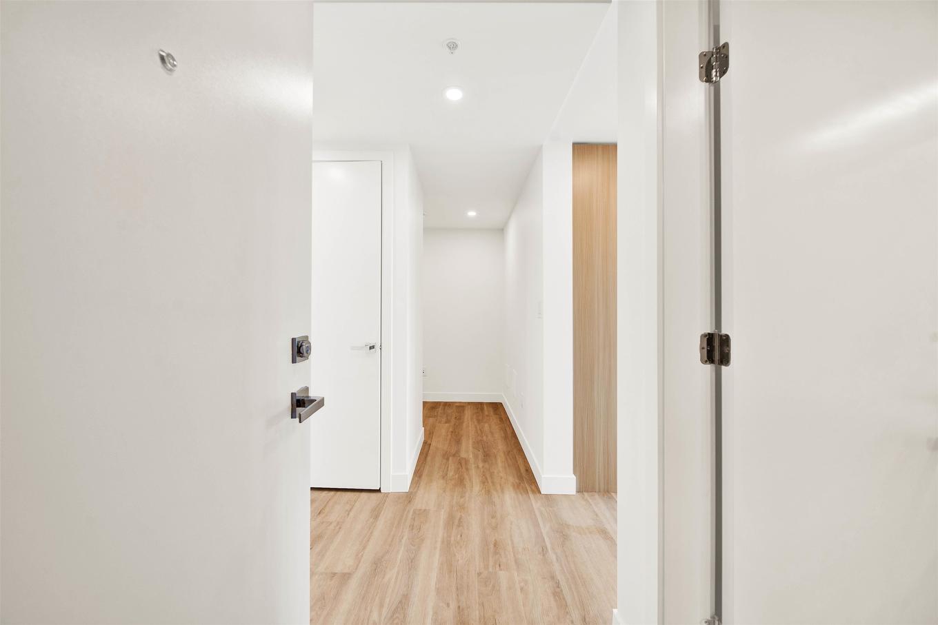 2501-9675 King George Boulevard, Surrey, BC