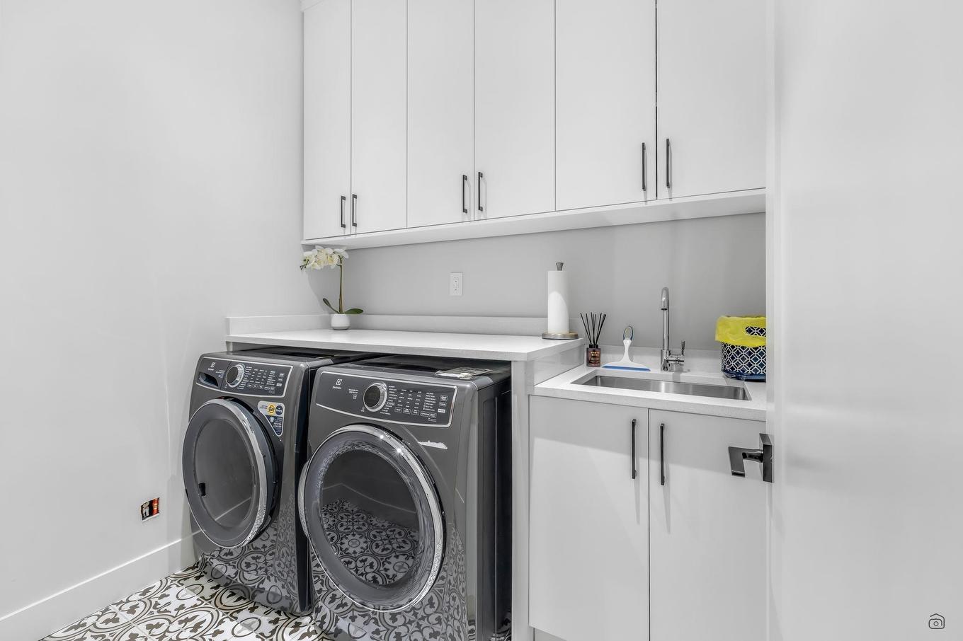 7118 Fisher Drive, Surrey, BC