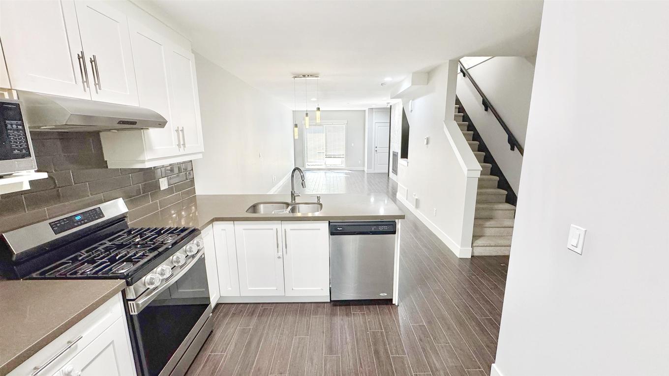 14-6162 138 Street, Surrey, BC