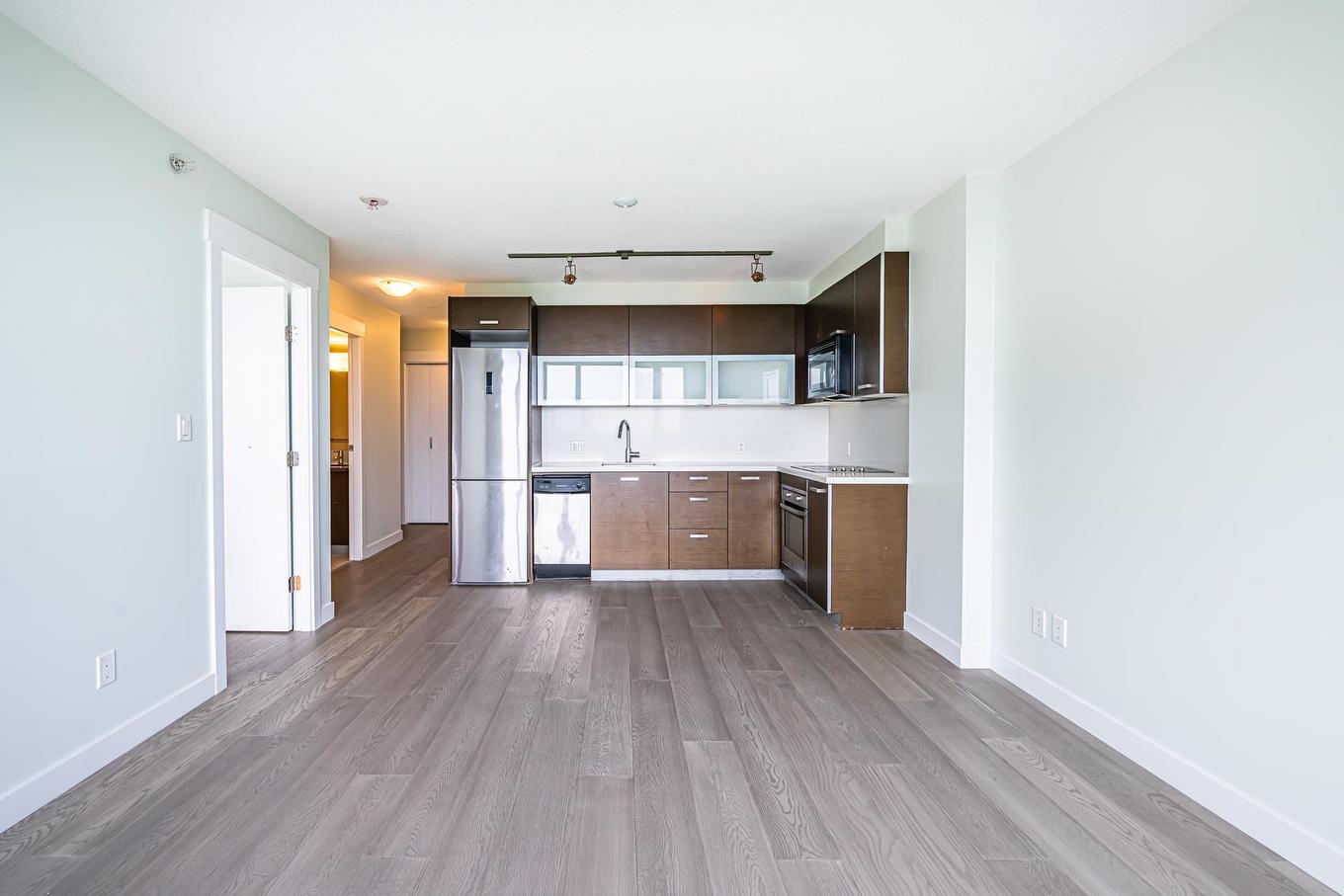 1805-10777 University Drive, Surrey, BC