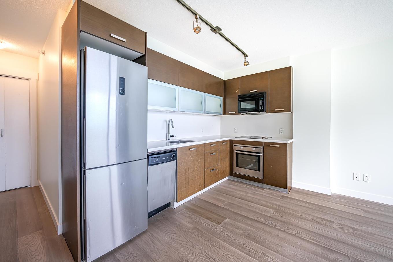 1805-10777 University Drive, Surrey, BC