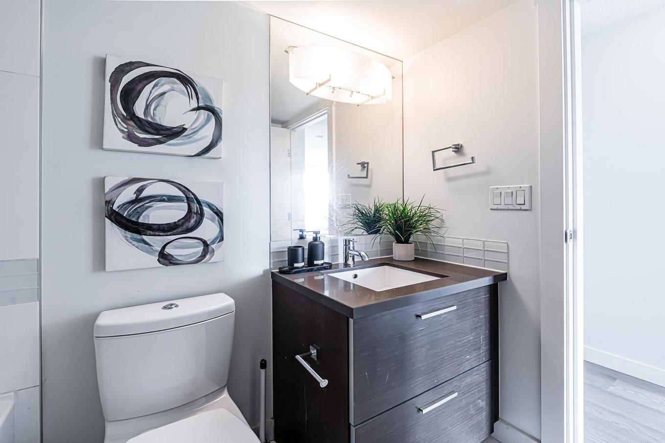 1805-10777 University Drive, Surrey, BC