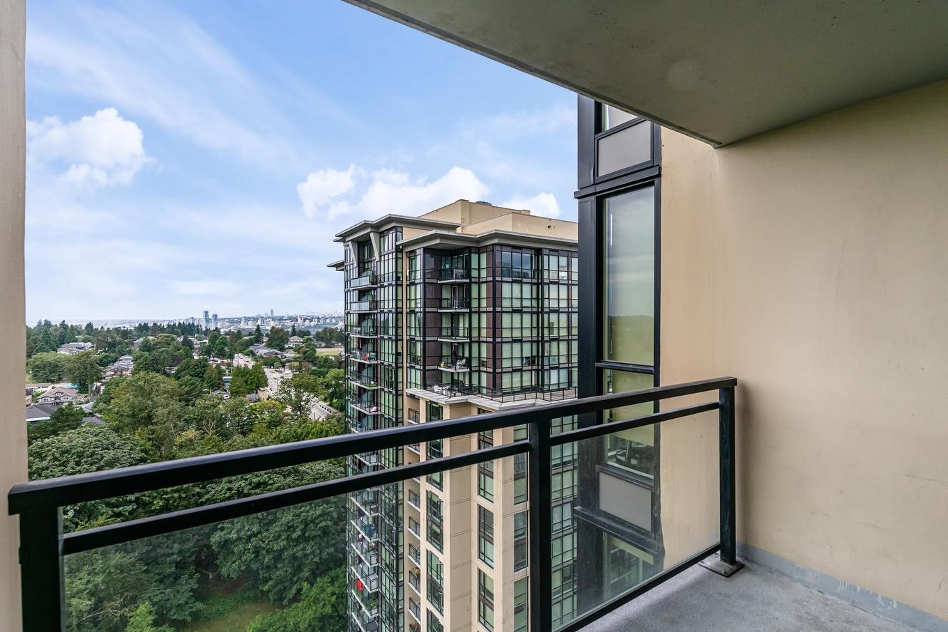 1805-10777 University Drive, Surrey, BC