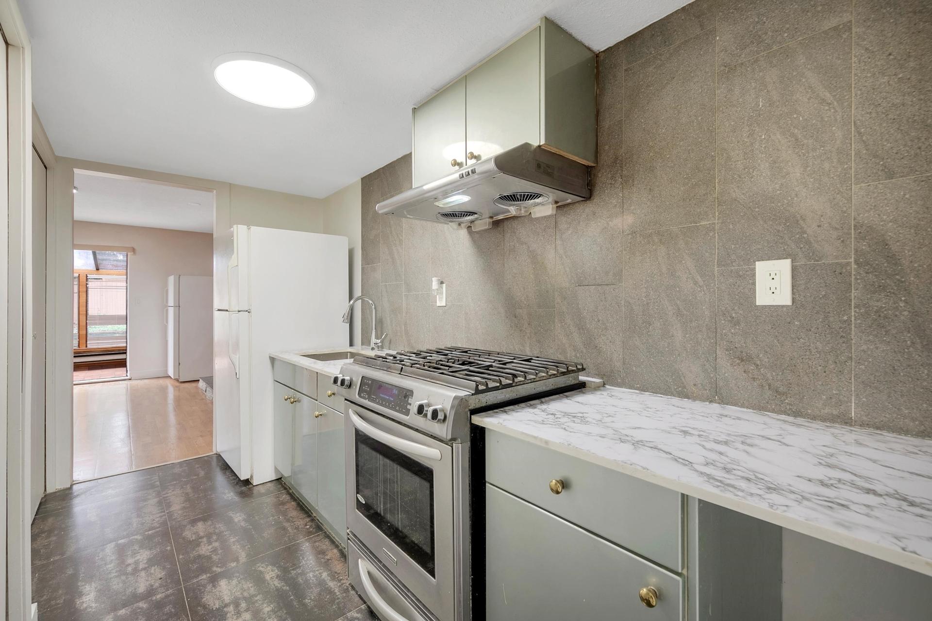 15006 99A Avenue, Surrey, BC