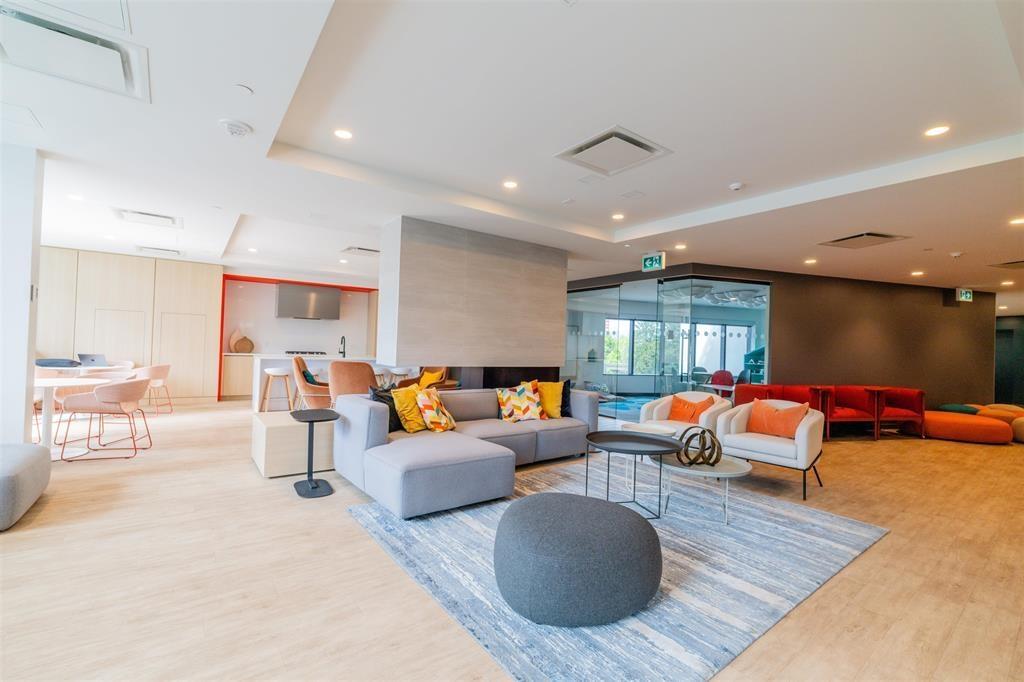 Th1-10448 University Drive, Surrey, BC