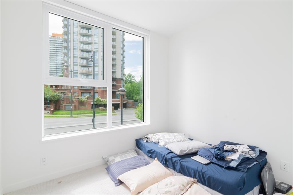 Th1-10448 University Drive, Surrey, BC