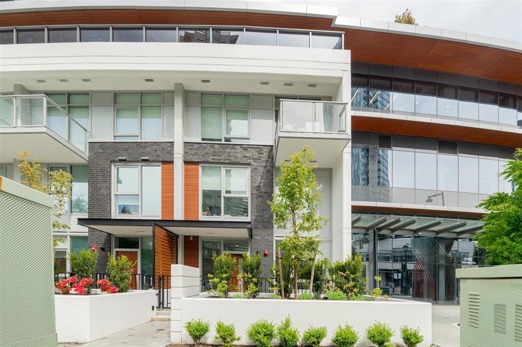 Th1-10448 University Drive, Surrey, BC