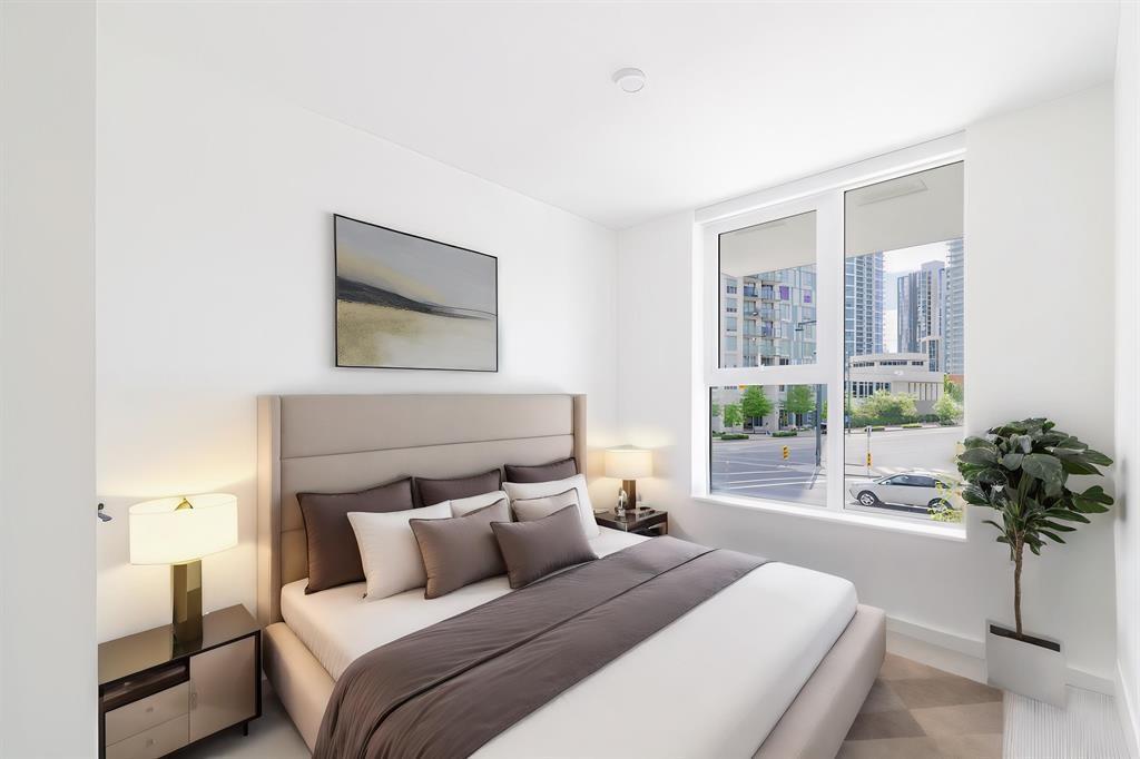 Th1-10448 University Drive, Surrey, BC