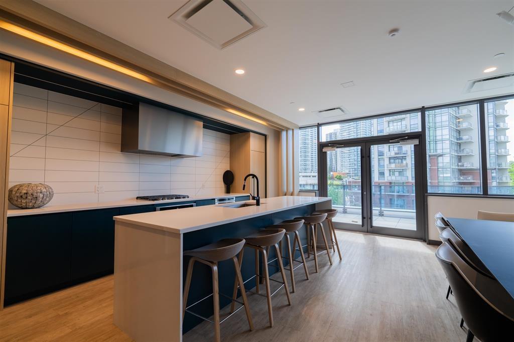 Th1-10448 University Drive, Surrey, BC