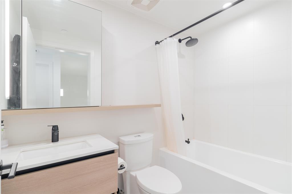 Th1-10448 University Drive, Surrey, BC