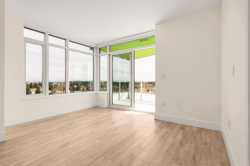 Sl 54-802 10428 Whalley Boulevard, Surrey, BC