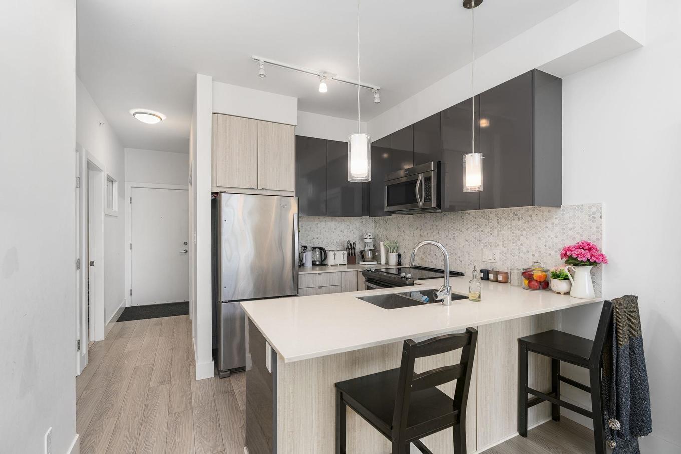 410-6468 195A Street, Surrey, BC