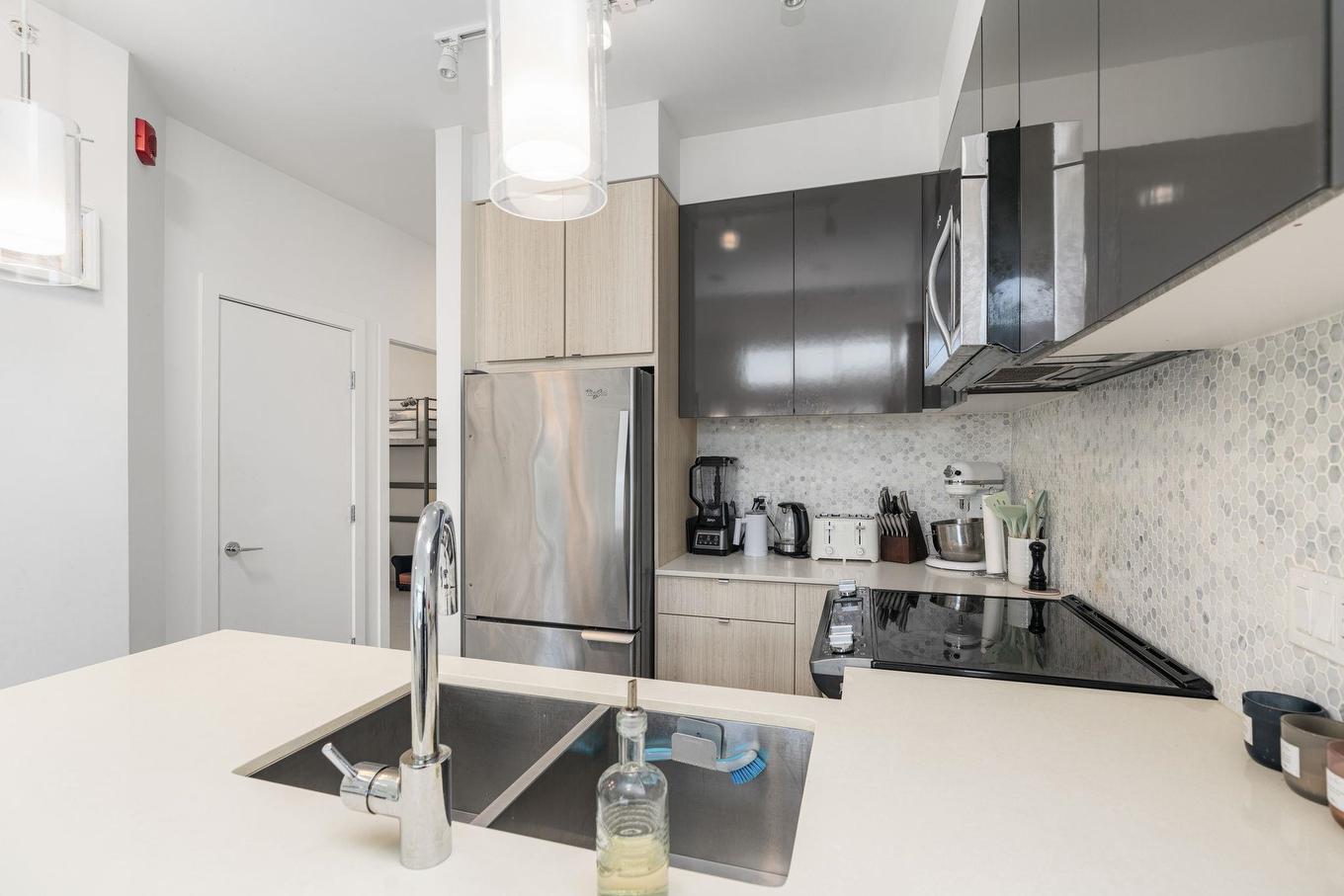 410-6468 195A Street, Surrey, BC