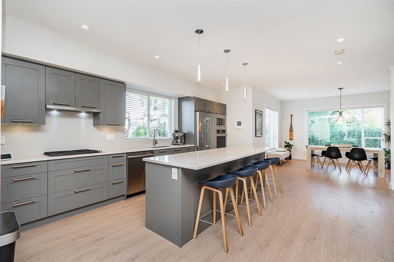 235-2218 Oak Meadows Drive, Surrey, BC