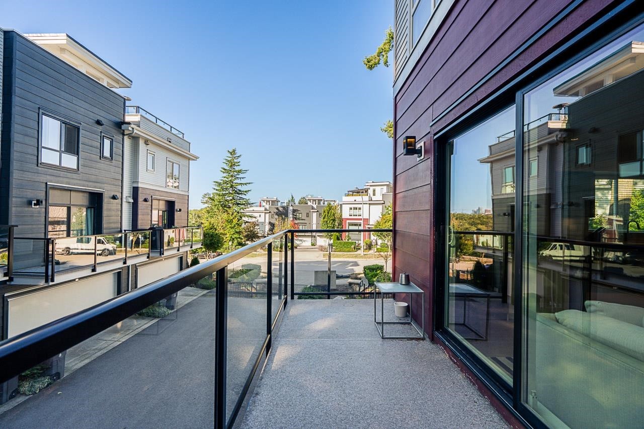 235-2218 Oak Meadows Drive, Surrey, BC