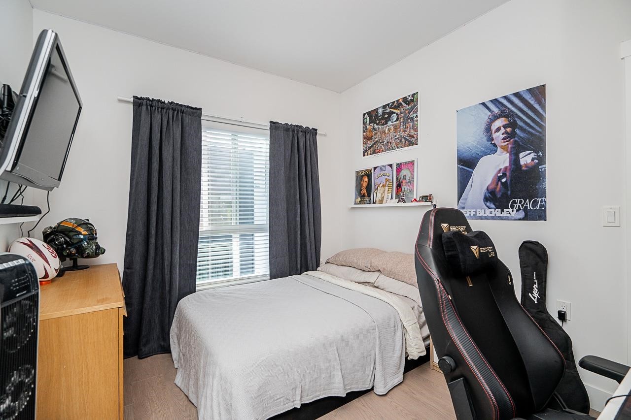 235-2218 Oak Meadows Drive, Surrey, BC