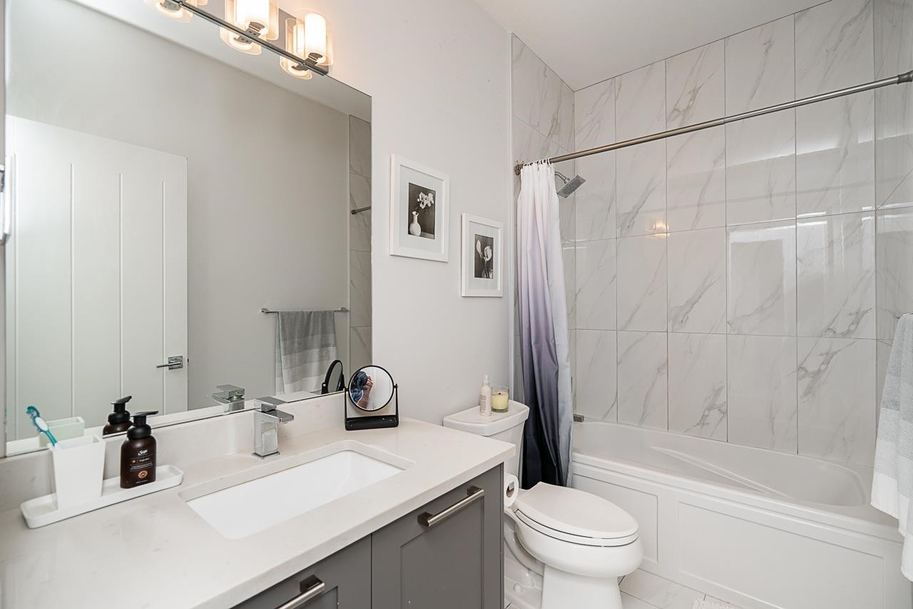 235-2218 Oak Meadows Drive, Surrey, BC