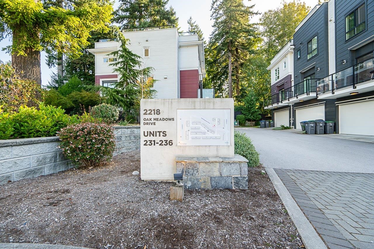 235-2218 Oak Meadows Drive, Surrey, BC