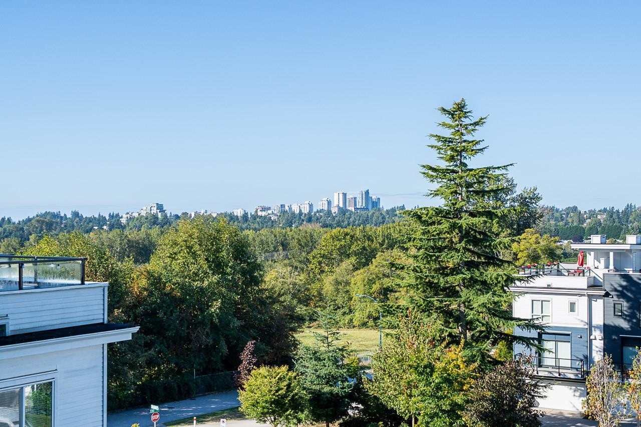 235-2218 Oak Meadows Drive, Surrey, BC