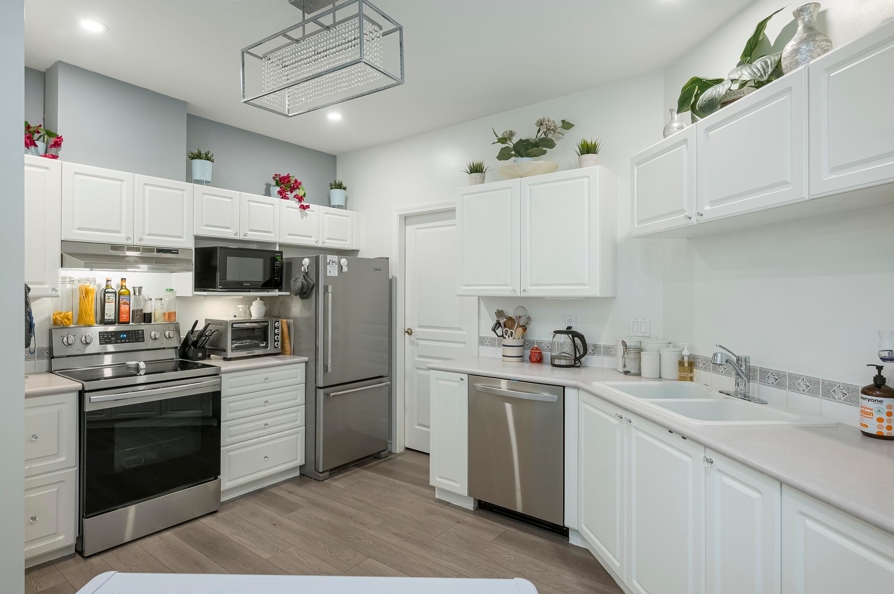 208-10320 156 Street, Surrey, BC