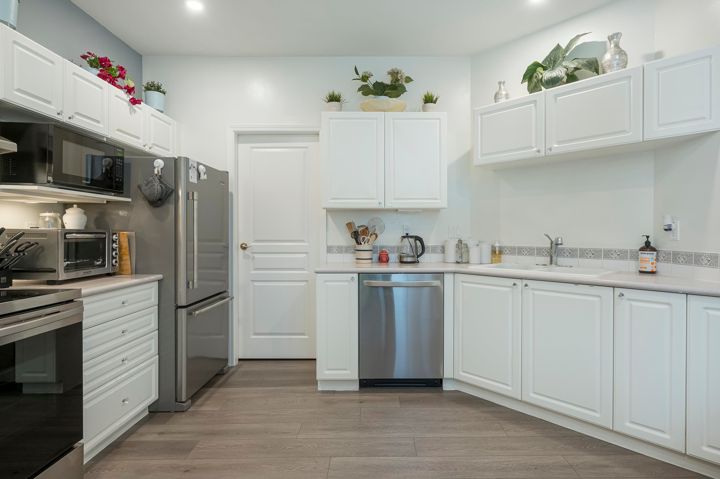 208-10320 156 Street, Surrey, BC