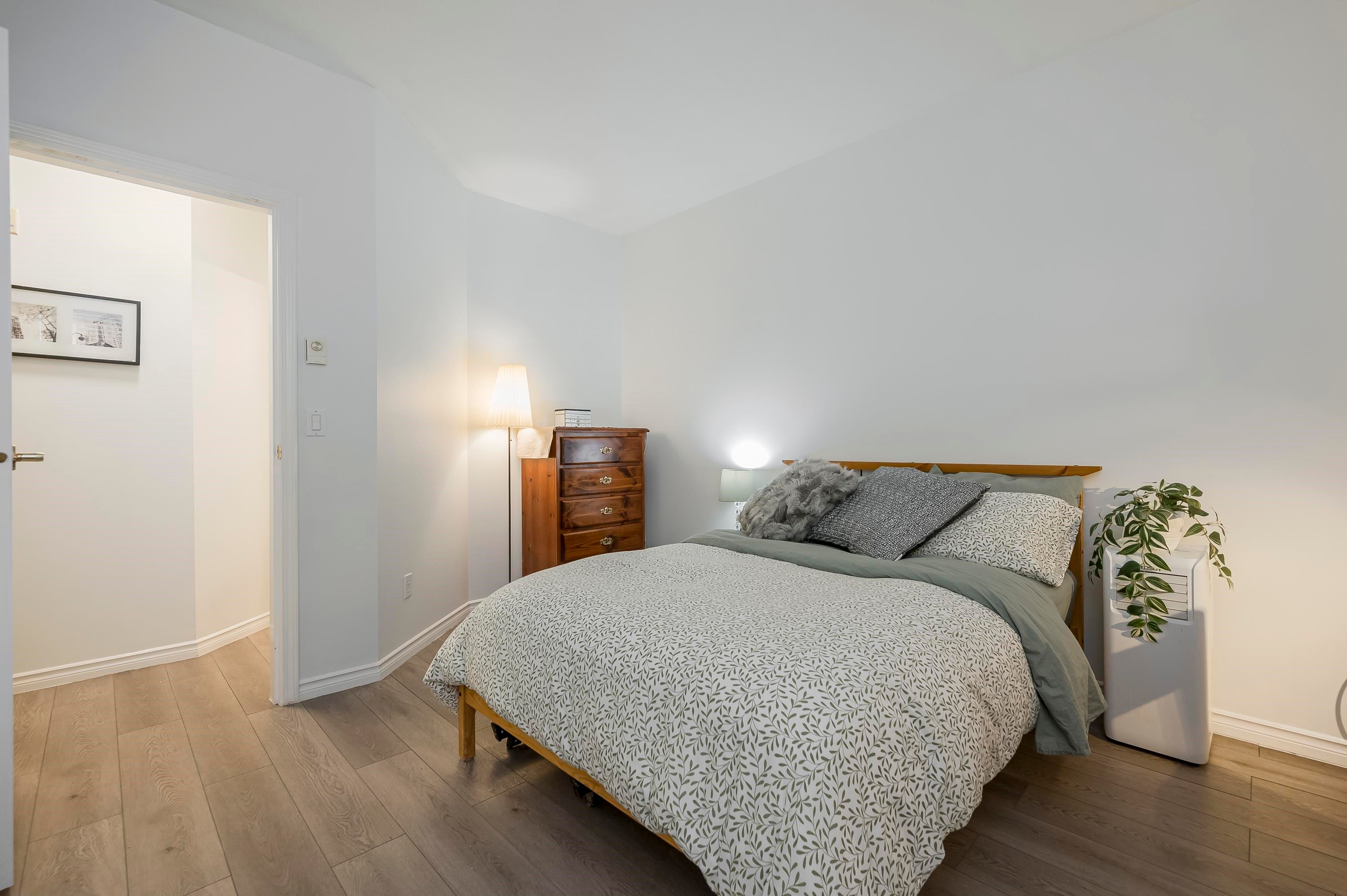 208-10320 156 Street, Surrey, BC