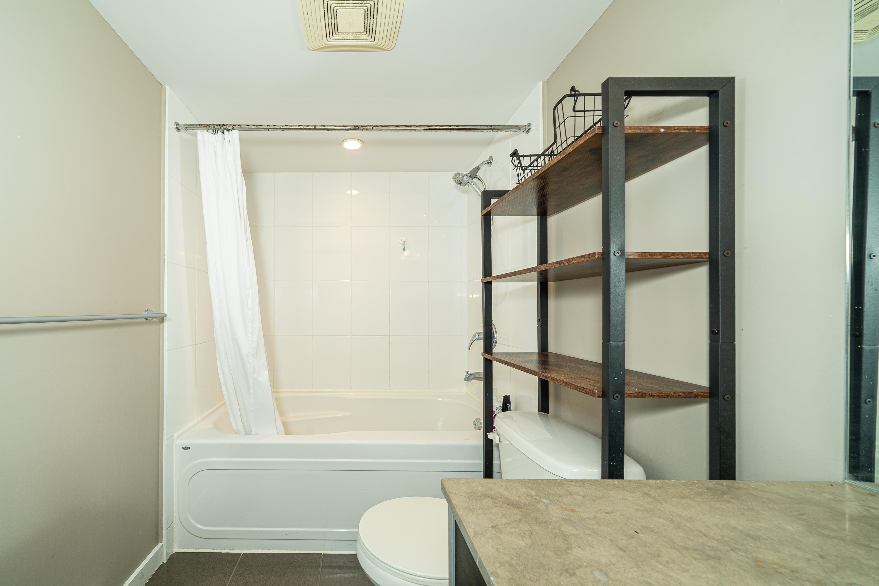 3607-9981 Whalley Boulevard, Surrey, BC