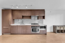 812-13750 100 Avenue Surrey, BC V3T 0L3