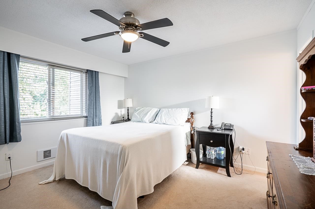 6064 Brooks Crescent, Surrey, BC - Indoor Photo Showing Bedroom